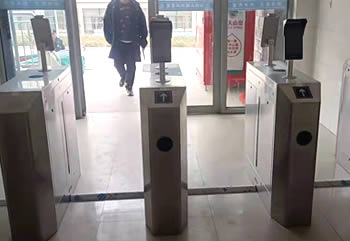 人臉識(shí)別翼閘線怎么接？