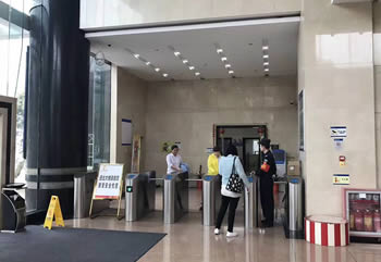 三輥閘機(jī)的優(yōu)缺點(diǎn)有哪些？