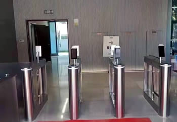 什么是人行翼閘？人行通道翼閘的寬度是多少？