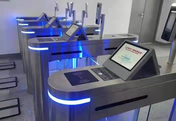 翼閘擺閘三輥閘哪個更好？